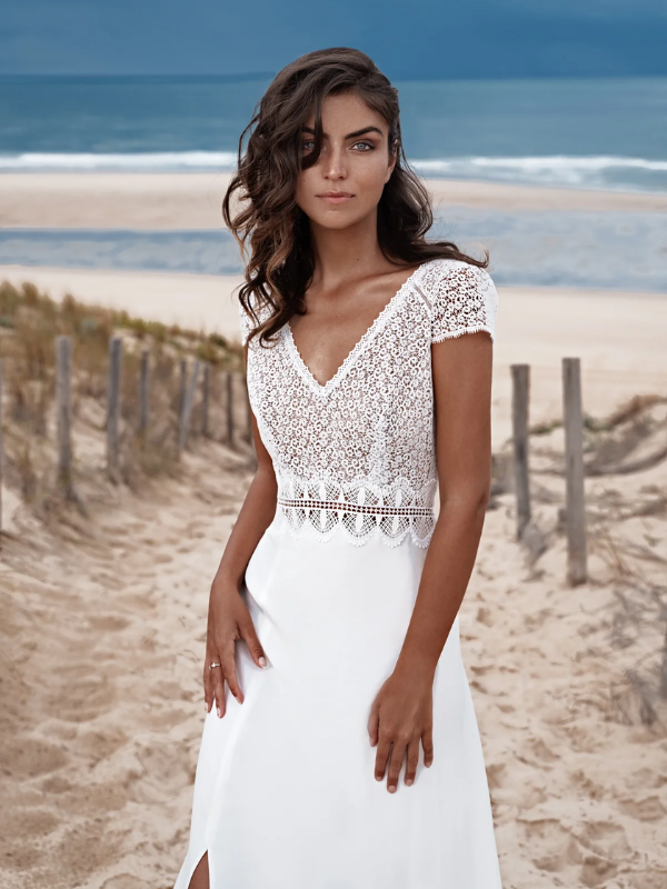 Robe de mariée fourreau en crêpe de créateur Fabienne Alagama Seul au Monde vue d'ensemble - Taille 40