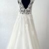 Robe de mariée trapèze avec traîne vaporeuse – modèle Pellagia