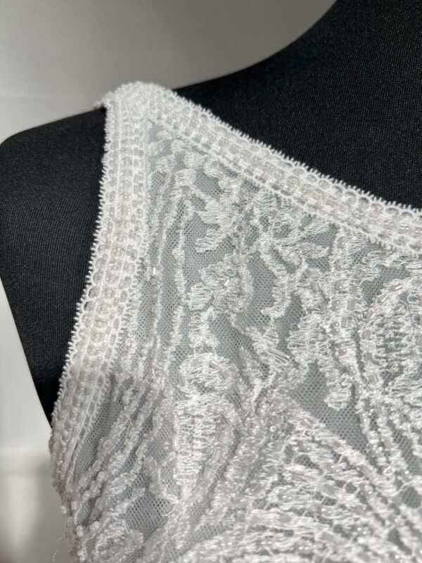 Robe de mariée Imber – style bohème chic avec corsage en dentelle brodée et jupe fluide en mousseline.