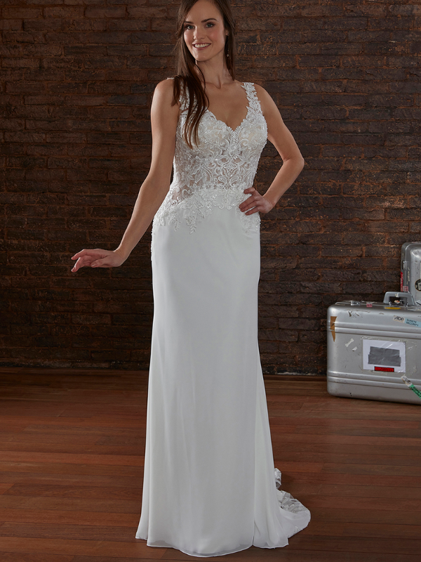 Robe de mariée fourreau en crêpe Couture Nuptiale modèle Prisca vue d'ensemble - Taille 42