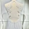 Laissez-vous séduire par la robe Angeola Tendy. Son corsage en dentelle délicate, son col montant et sa jupe fluide en font une pièce d’exception pour un look romantique et moderne. Disponible commandez dès maintenant !