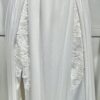 Laissez-vous séduire par la robe Angeola Tendy. Son corsage en dentelle délicate, son col montant et sa jupe fluide en font une pièce d’exception pour un look romantique et moderne. Disponible commandez dès maintenant !