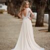 Robe blanche mariee - corsage en dentelle - très chic
