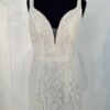 Robe sirène en dentelle florale baroque avec décolleté plongeant et jupe en tulle transparent