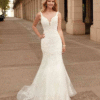 Robe sirène en dentelle florale baroque avec décolleté plongeant et jupe en tulle transparent