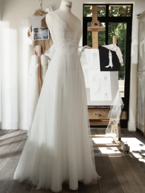 Robe de Mariée Cachou Cymbeline en dentelle et tulle à prix bas.