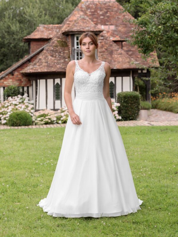 Robe de mariée princesse en mousseline One and Only 23706 vue d'ensemble