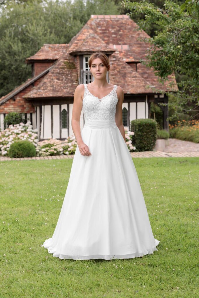 Robe de mariée princesse en mousseline One and Only 23706 vue d'ensemble