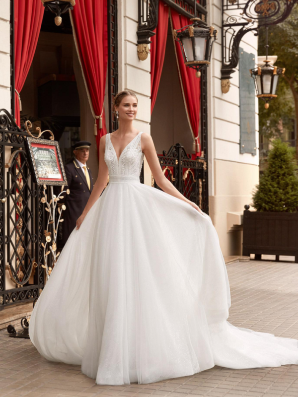 Robe de mariée princesse en tulle Aire Barcelona modèle Irad vue de face complète - Taille 38