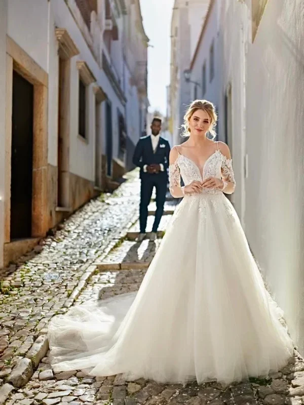 Robe de mariée princesse en tulle volumineux Très Chic 23213 vue d'ensemble