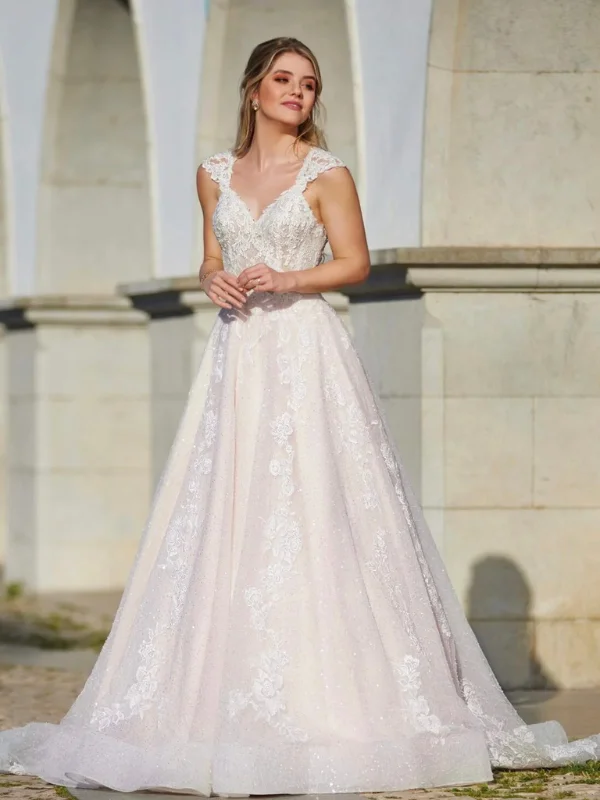 Robe de mariée princesse en tulle volumineux Très Chic 23237 vue d'ensemble