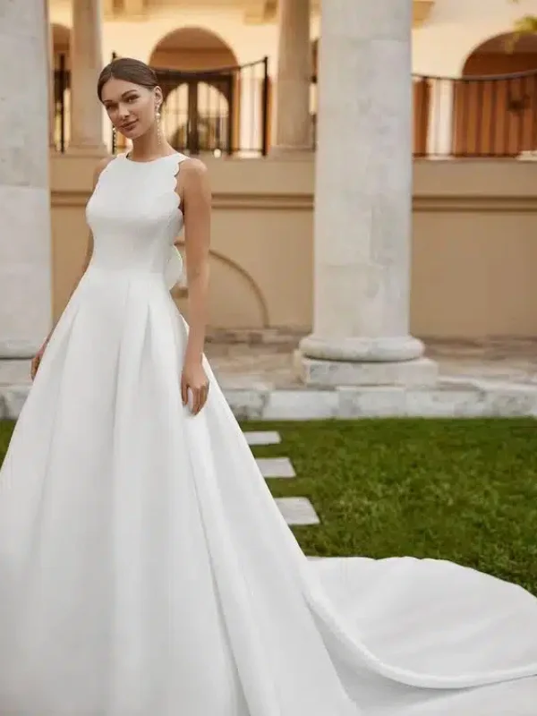 Robe de mariée princesse en mikado de luxe Rosa Clara Evana vue d'ensemble