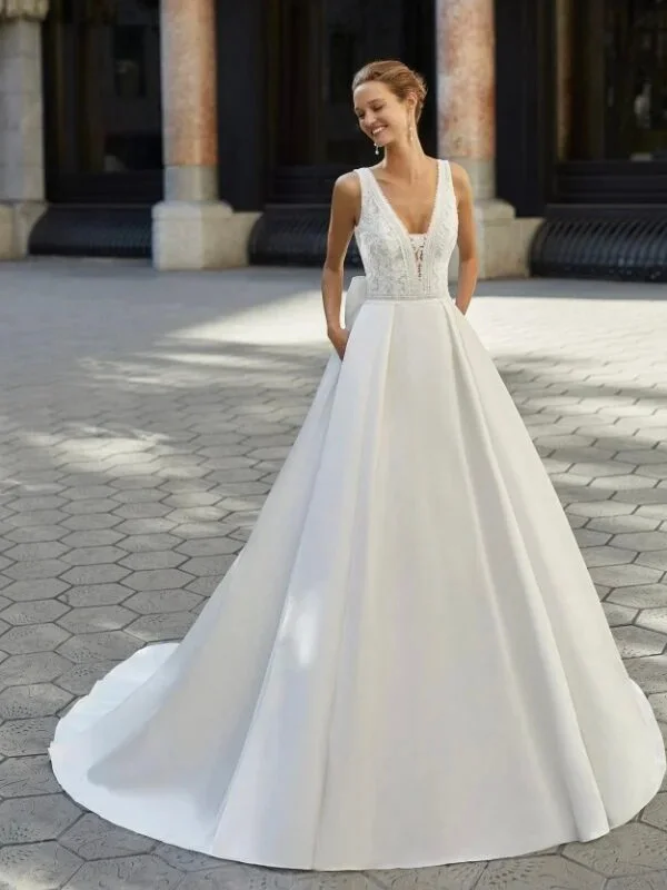 Robe de mariée princesse en mikado royale Luna Novias Fresno vue d'ensemble - Taille 42