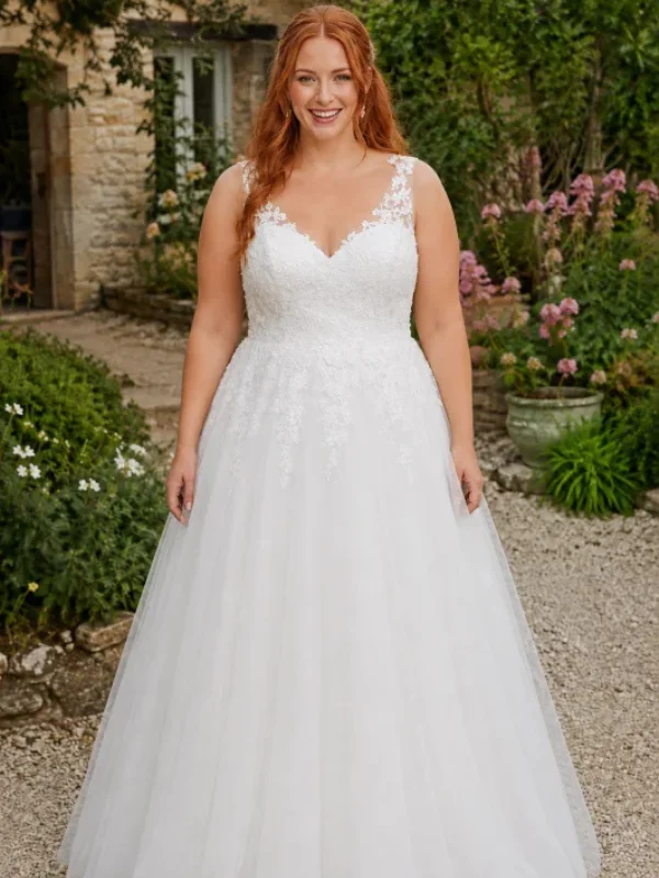 Robe de mariée princesse Shaily en tulle, vue de face, coupe élégante taille 54