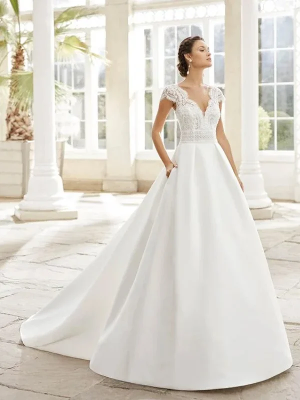 Robe de mariée princesse en mikado structuré Rosa Clara Torino vue d'ensemble