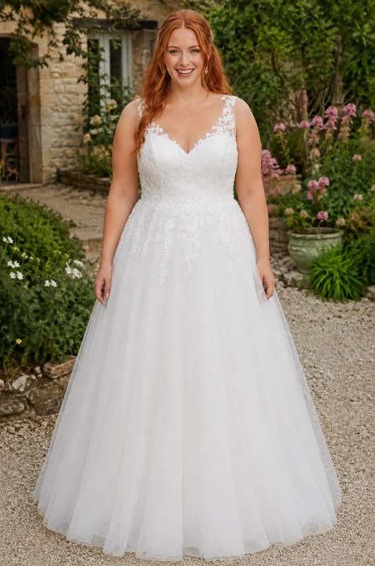 Robe de mariée princesse Shaily en tulle, vue de face, coupe élégante taille 54