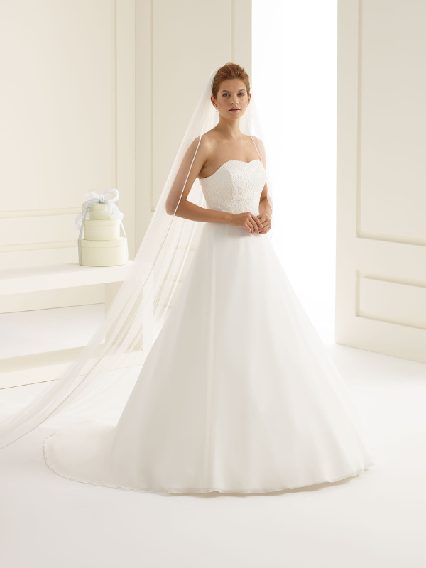 Voile de mariée long une couche avec bordure en satin délicate couleur ivoire modèle S153 par Bianco Evento